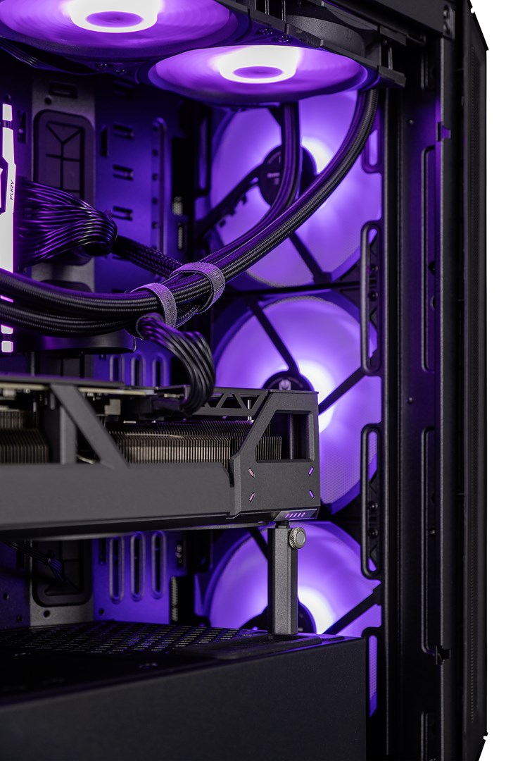 Actina 5901443414667 PC AMD Ryzen™ 7 7700X 32 GB DDR5-SDRAM 2 TB SSD AMD Radeon RX 9070 XT Midi Tower Black