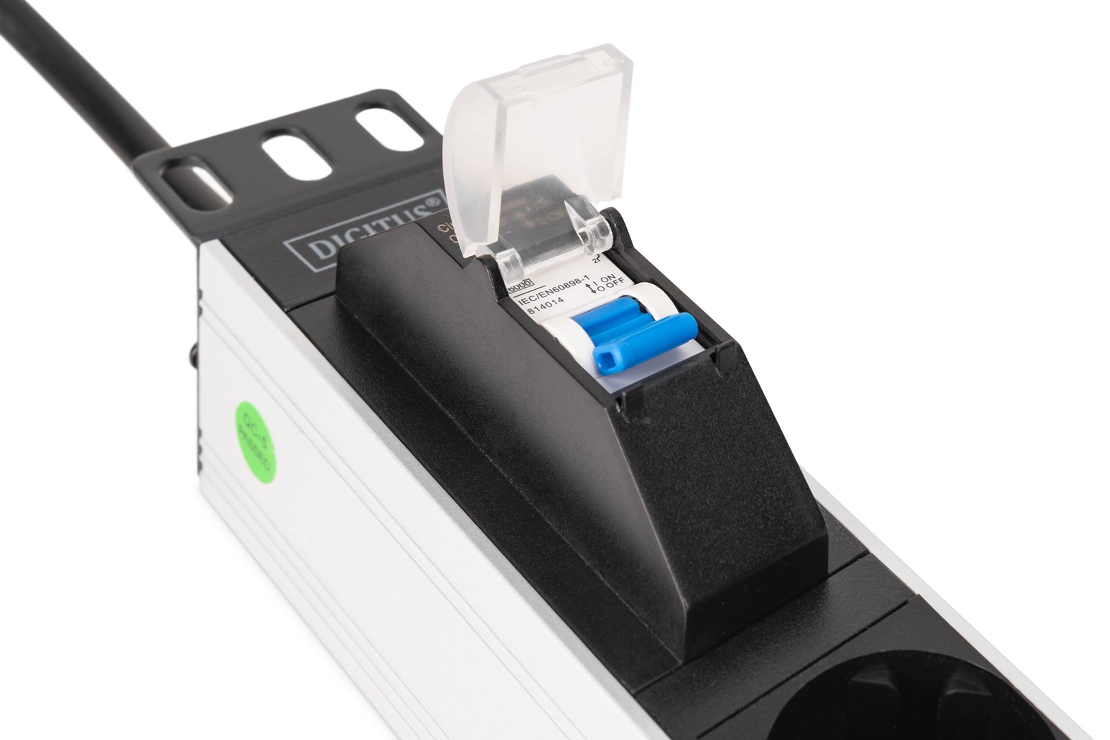 Aluminum socket strip, 7-way with circuit breaker