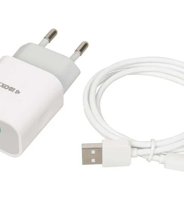 iBox ILUC41W mobile device charger Universal White AC Indoor