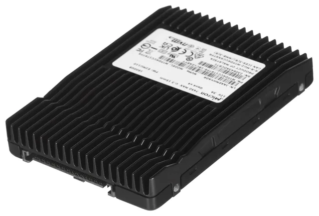 TB Micron 7450 MAX Mixed Use MTFDKCC1T6TFS-1BC1ZABYYR 2,98 DWPD 63,5mm U.3 PCIe 4.0 X4 (NVMe) SSD 256bit AES Retailware 2,5" 1.6
