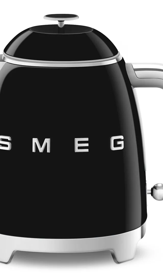 SMEG KLF05BLEU Mini Wasserkocher Black