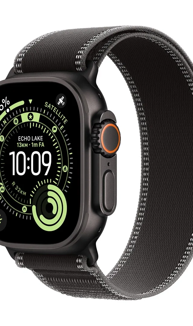 Apple Watch Ultra 3 Titanium 49mm - Black Trail Loop