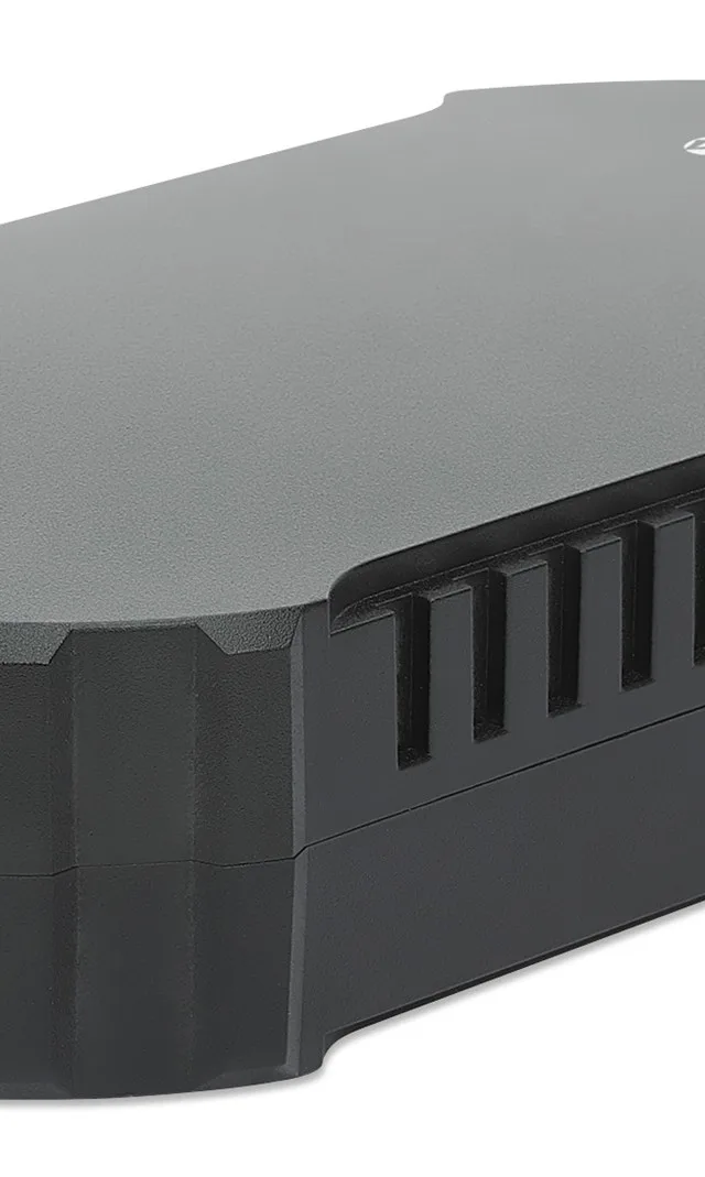 Intellinet 10G PoE++ Injector One 95 W Port, IEEE 802.3bt (4PPoE) Compliant, Metal Housing, Wall-mount Option