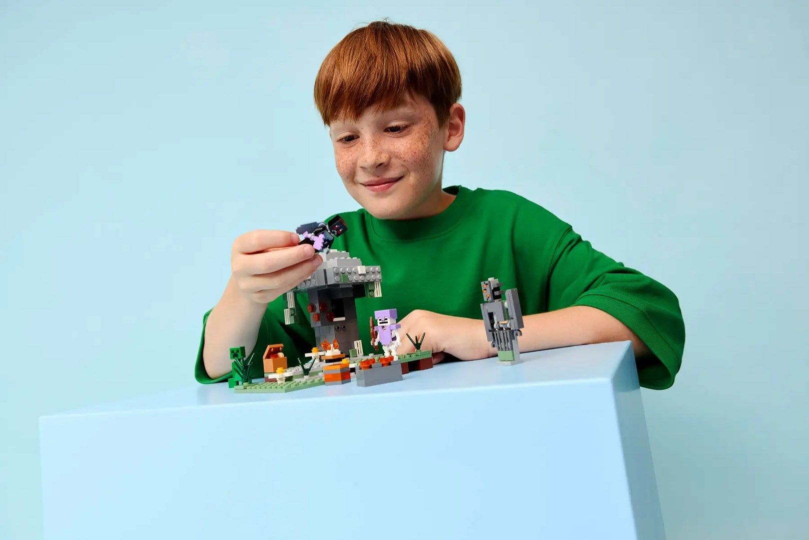 LEGO MINECRAFT 21586 The Pale Garden
