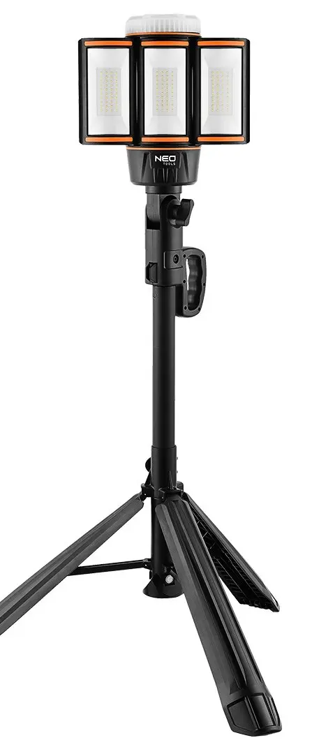 Battery lamp on stand 5000lm + charger