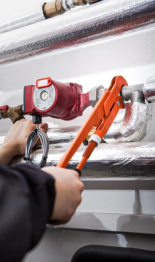 NEO tools 02-132 pipe wrench