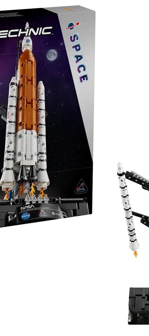 LEGO TECHNIC 42221 NASA Artemis Space Launch System Rocket
