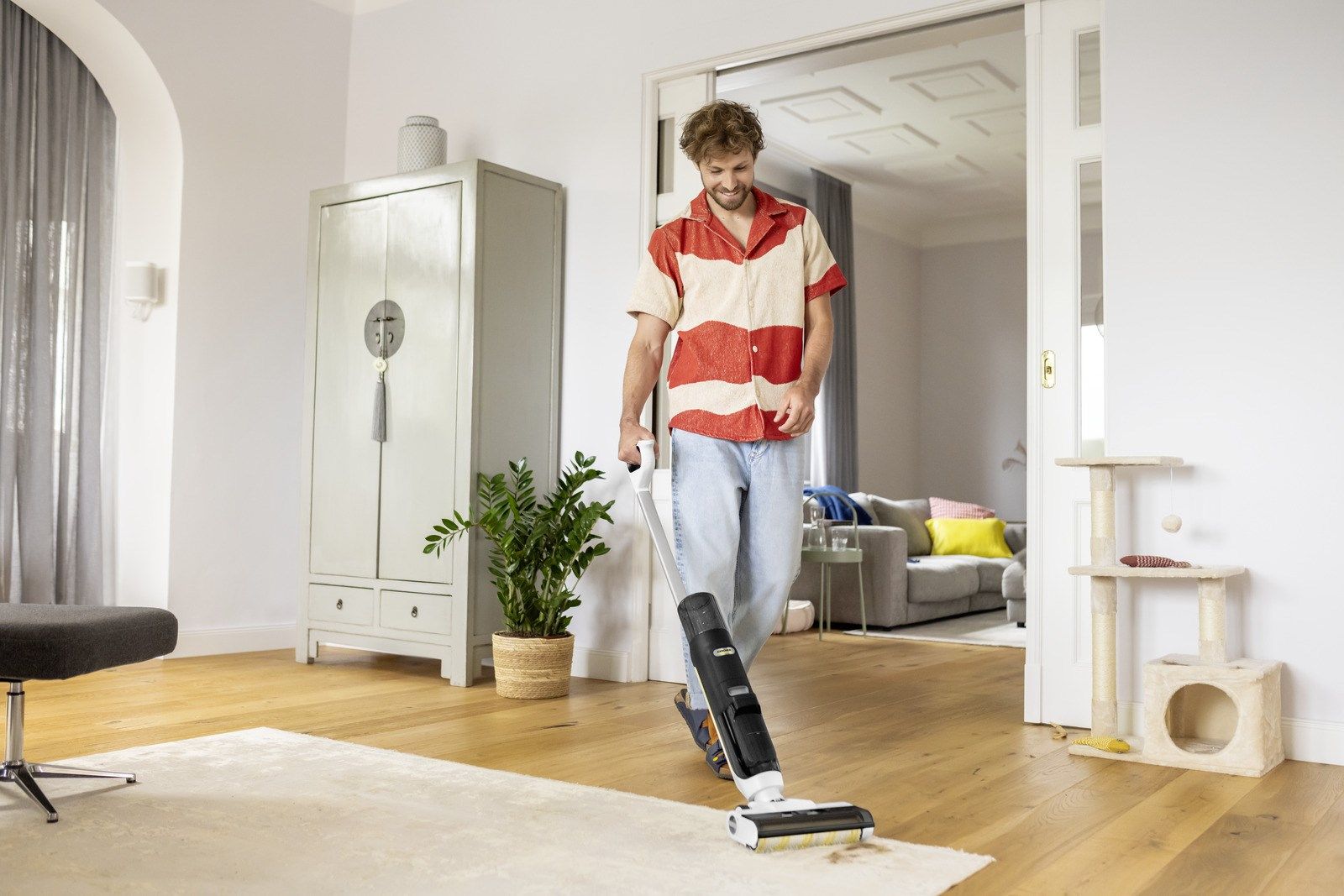 KARCHER FCV 3 Extra Electric Mop With Vacuum Function - 1.056-126.0 White