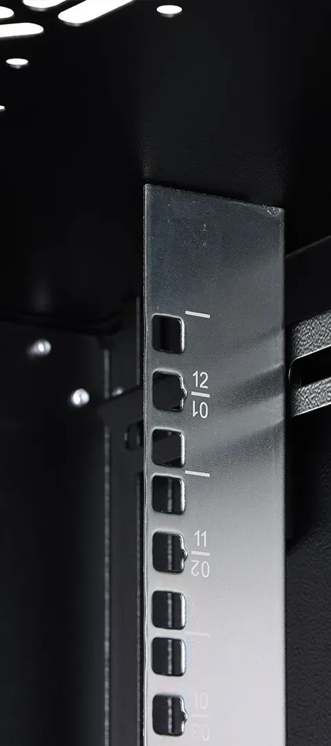 Wall-mounted enclosure Dynamic Basic series - 600x600 mm (WxD)