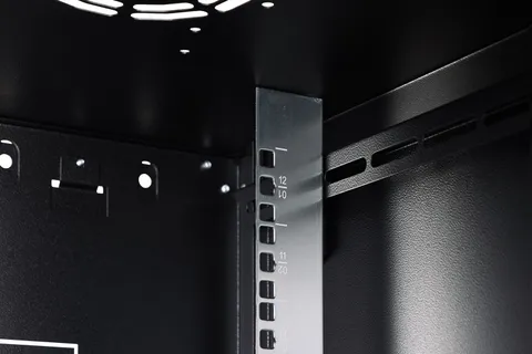 Wall-mounted enclosure Dynamic Basic series - 600x600 mm (WxD)