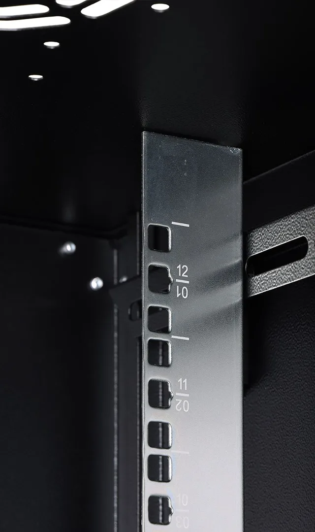 Wall-mounted enclosure Dynamic Basic series - 600x600 mm (WxD)