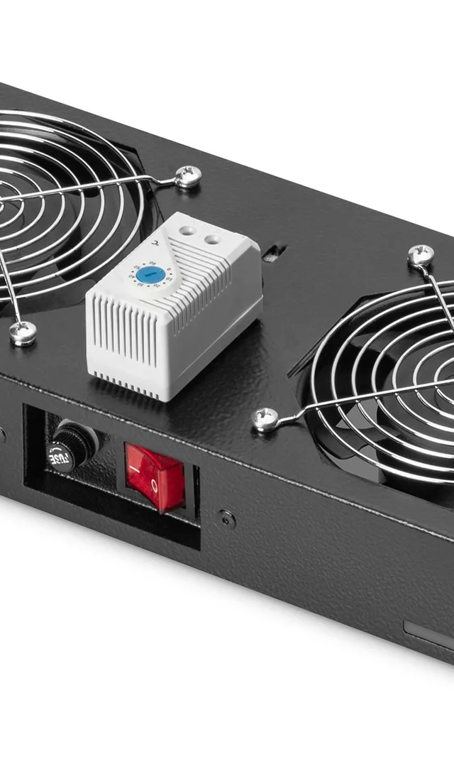 Roof-mounted fan unit for 483 mm (19") wall-mounted housing