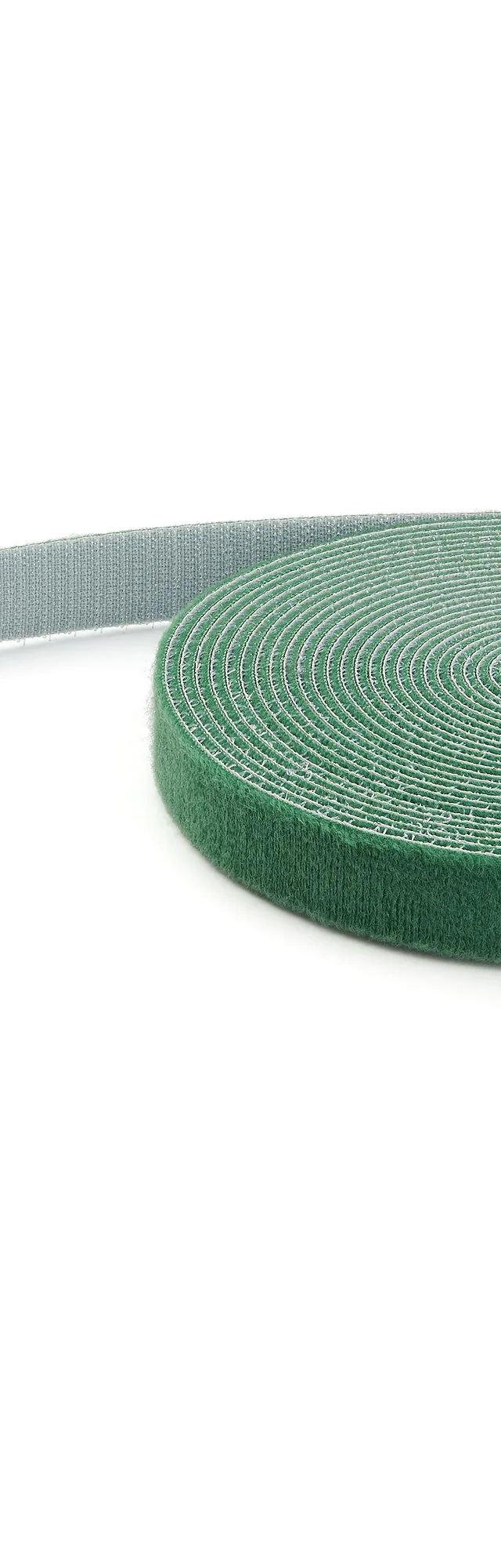 StarTech.com 25ft Hook and Loop Roll - Cut-to-Size Reusable Cable Ties - Bulk Industrial Wire Fastener Tape /Adjustable Fabric Wraps Green / Resuable Self Gripping Cable Management Straps