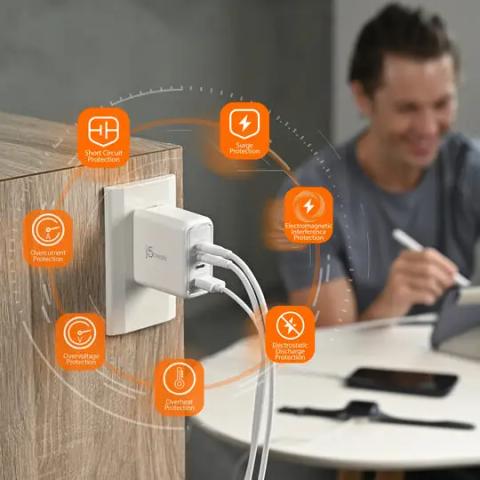 j5create JUP4370 70W GaN USB-C® 4-Port Charger