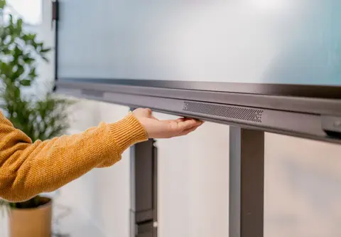 RISE 2000W Motorized Display