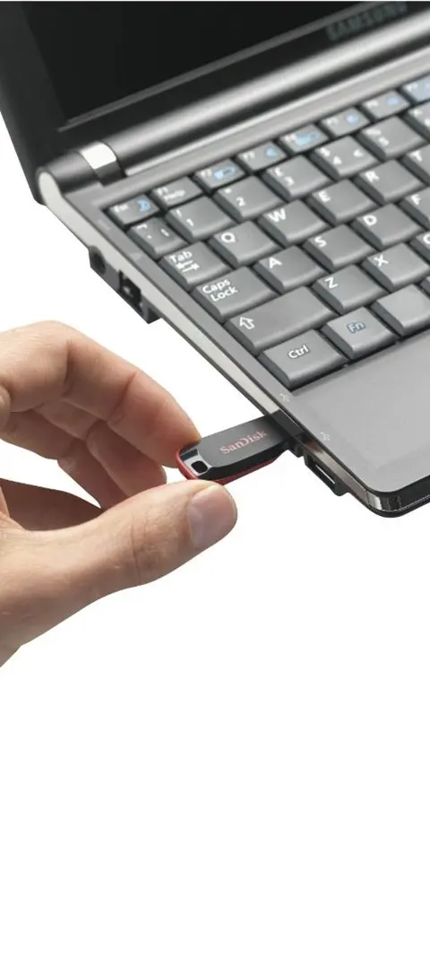 SanDisk Cruzer Blade 128GB USB 2.0 Flash Drive